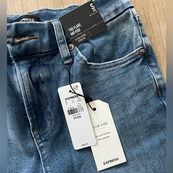 NWT Express Flexx 70s mid rise jeans - Picture 2 of 4